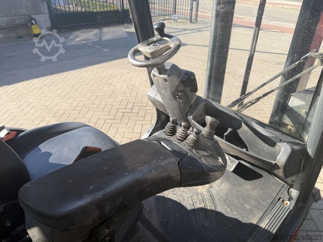 Forklift truck LINDE H25D-02 duplo300 FREELIFT/SIDESHIFT 2014 4200 hours DIESEL LINDE H25D-02 duplo300 FREELIFT/SIDESHIFT 2014 4200uur DIESEL