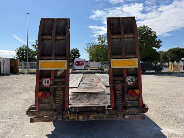 Lowbed semitrailer for transportation of construction machinery CTC RP26S