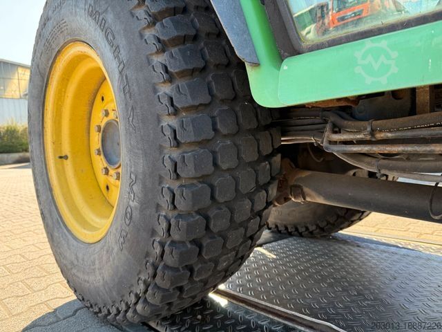 Other John Deere 3520 Kommunaltrak. Frontkraftheber Kuppeldreieck