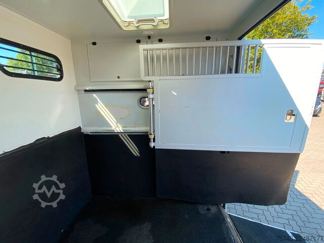 Livestock transporter RENAULT Theault Proteo   5 Sitzer  Haras / Hengste