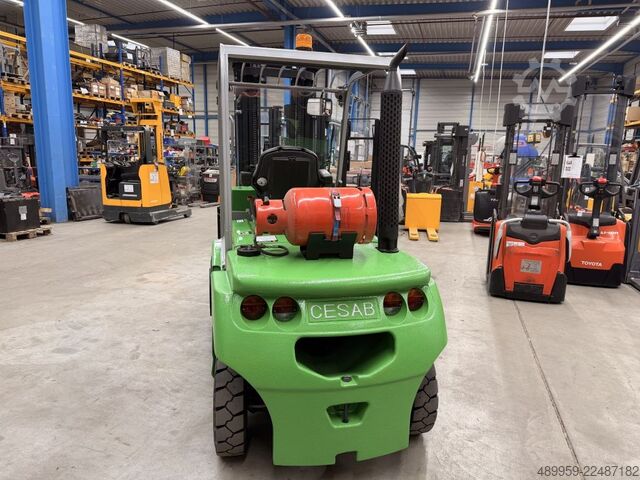 Treibgasstapler Cesab Drago HN300