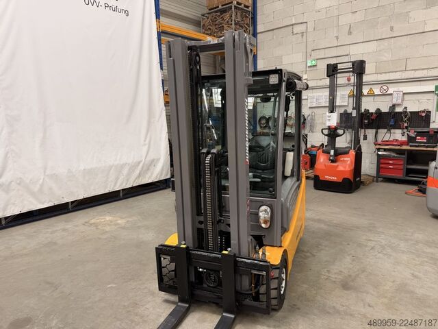 Electric 3-wheel forklift Jungheinrich EFG 216