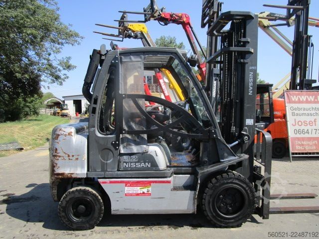 Dieselstapler Nissan 3,2 Ton.-Triplex-FH 5,5m + Seitenschieber