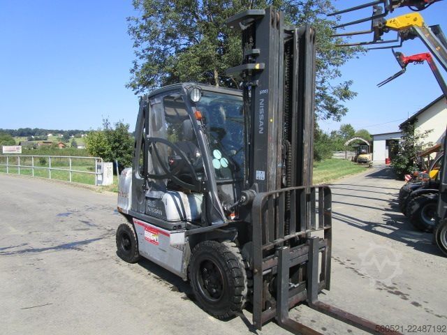 Dieselstapler Nissan 3,2 Ton.-Triplex-FH 5,5m + Seitenschieber