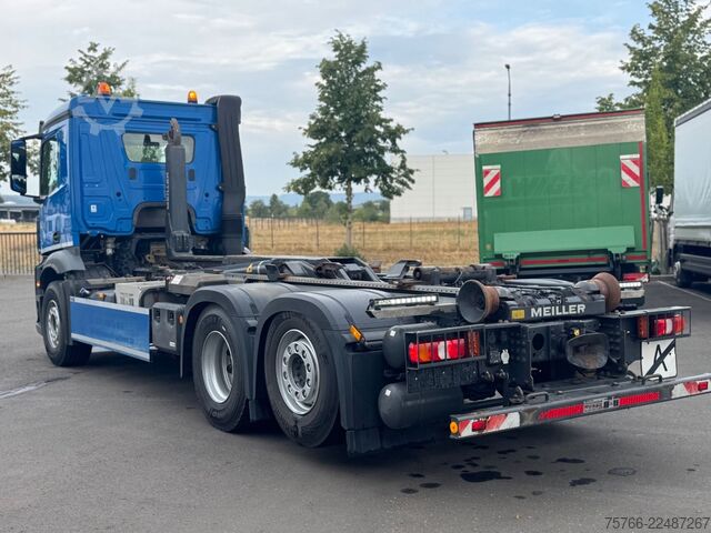Roll-off tipper truck MERCEDES-BENZ ACTROS 2551 L / MEILLER / LENKACHSE