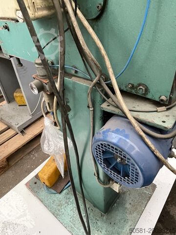 Nietmaschine ARNO 1304