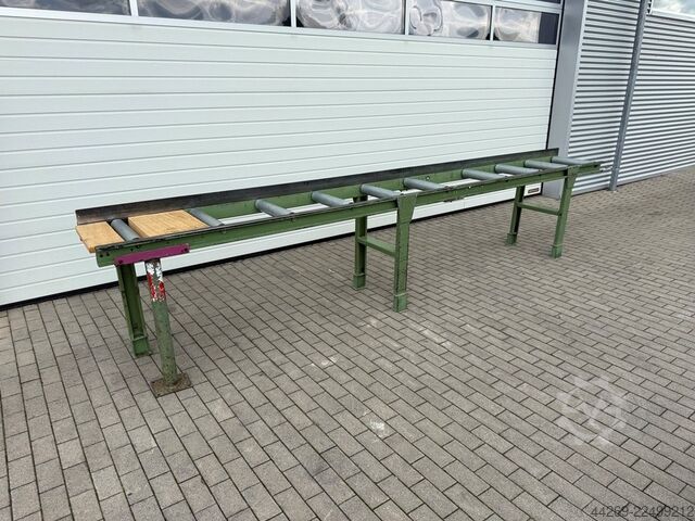 Roller conveyor with stop  