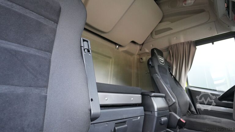 Standard-SZM Iveco Stralis 460 CNG gas tractor unit