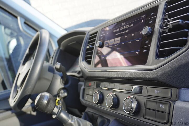 Delivery van Volkswagen Crafter 2.0 TDI 140PK L3H3 EURO 6 - Airco - Nav...