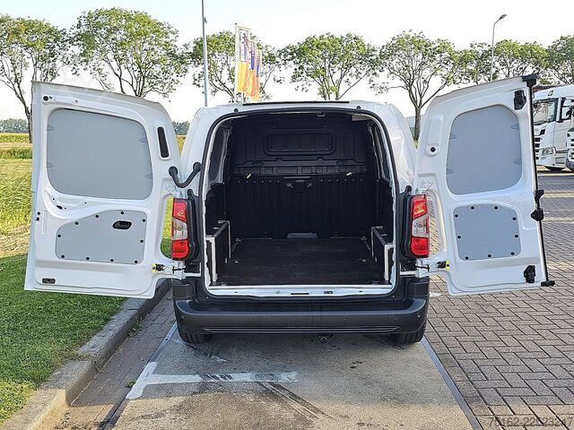 Suitcase PEUGEOT PARTNER 1.5 Facelift Navi 3-Zit