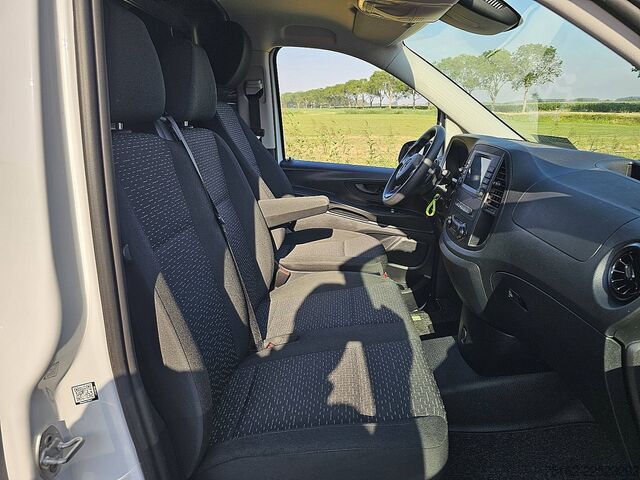 High-roof van MERCEDES-BENZ EVITO L2 280KM WLTP 60kWh!
