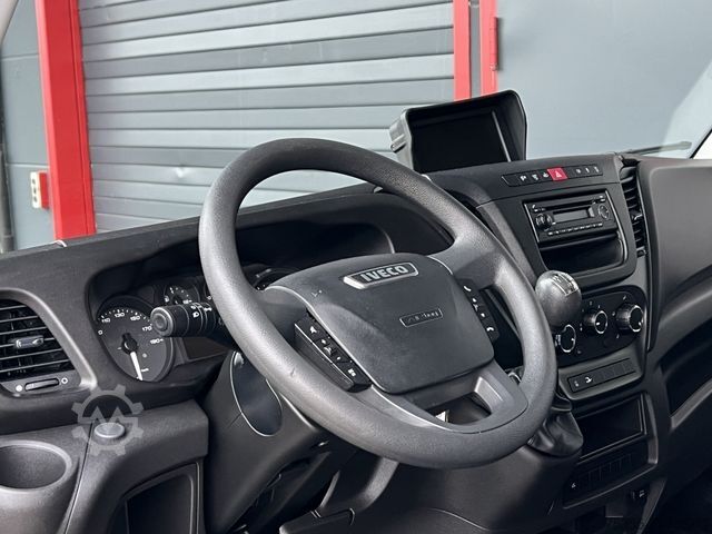 Box van IVECO Daily 35S12 3,1m Koffer 3mRdst LBW Kamera 3-Sitz