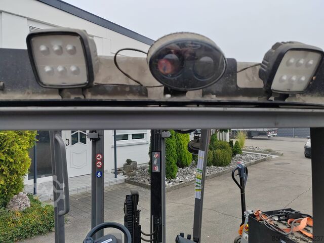 Elektrisch – 4 Räder Jungheinrich EFG320 no battery  paket  2 stuck !!!!)