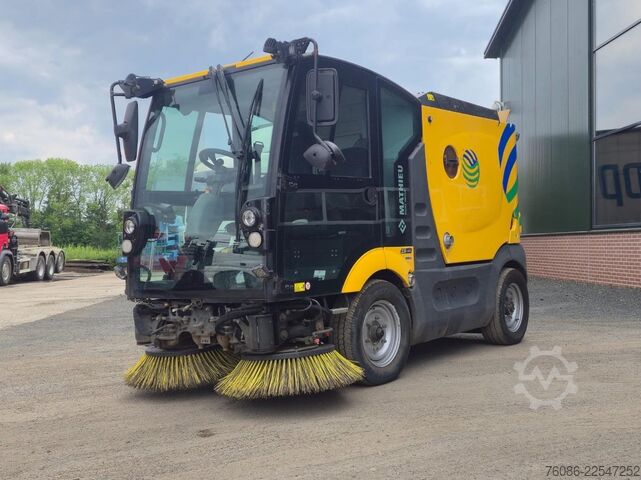 Kehrmaschine Mathieu MC210 VEEGMACHINE!! EX gemeente!!