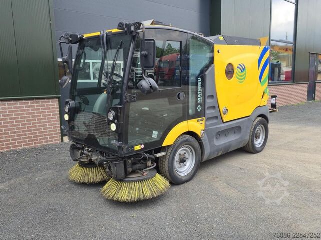 Kehrmaschine Mathieu MC210 VEEGMACHINE!! EX gemeente!!