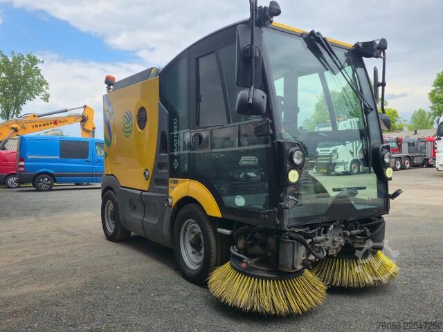 Kehrmaschine Mathieu MC210 VEEGMACHINE!! EX gemeente!!