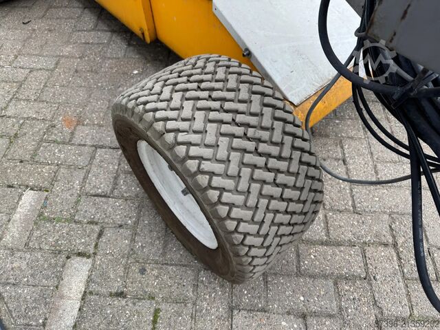 Articulated boom lift Niftylift HR12NE Hoogwerker Knikarmhoogwerker