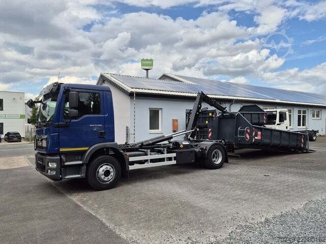 Roll-off tipper truck man TGM 15.290 BL Abrollkipper MultiHaken 900-1570mm
