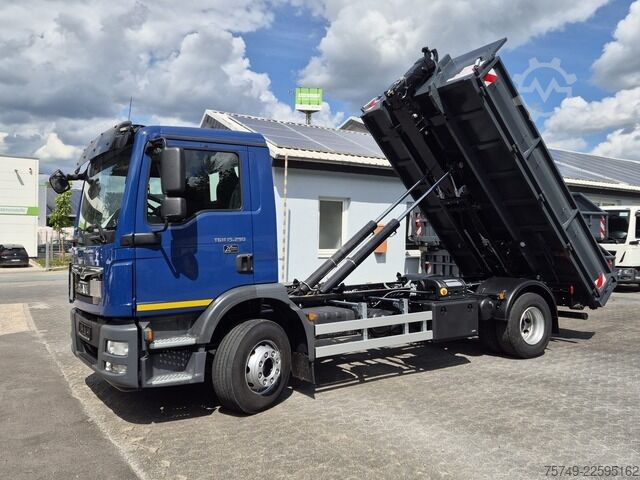 Roll-off tipper truck man TGM 15.290 BL Abrollkipper MultiHaken 900-1570mm