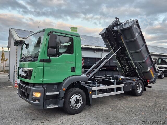 Roll-off tipper truck man TGM 15.290 BL Abrollkipper MultiHaken 900-1570mm