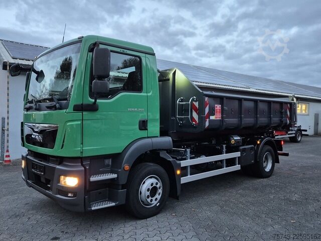 Roll-off tipper truck man TGM 15.290 BL Abrollkipper MultiHaken 900-1570mm