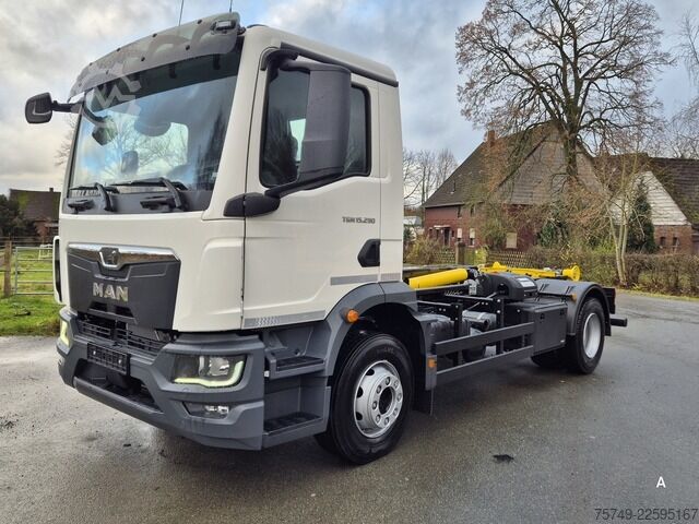 Roll-off tipper truck man TGM 15.290 BL Abrollkipper Multihook City+1570mm