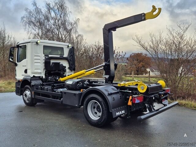Roll-off tipper truck man TGM 15.290 BL Abrollkipper Multihook City+1570mm