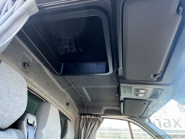 Curtain sider van RENAULT Master 170PS 9EP-Plane LBW TopSleeper