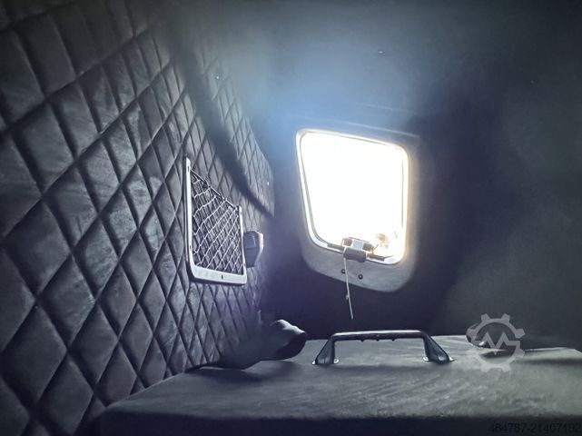 Curtain sider van RENAULT Master 170PS 9EP-Plane LBW TopSleeper