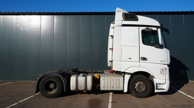 Standard-SZM Mercedes-Benz Actros 1942 tractor unit