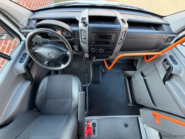 Minibus MERCEDES-BENZ Sprinter 314 BlueTEC 9Sitze Motor baut Druck auf