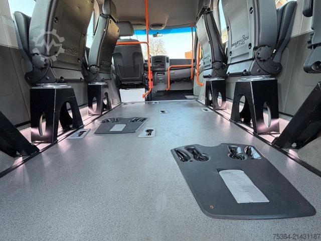 Minibus MERCEDES-BENZ Sprinter 314 BlueTEC 9Sitze Motor baut Druck auf