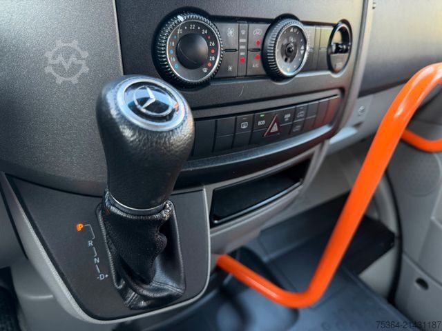 Minibus MERCEDES-BENZ Sprinter 314 BlueTEC 9Sitze Motor baut Druck auf
