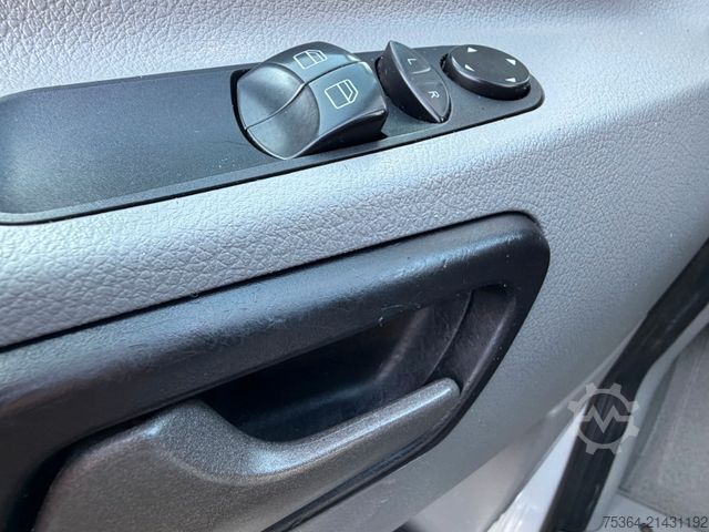 Minibus MERCEDES-BENZ Sprinter 314 BlueTEC 9Sitze Motor baut Druck auf