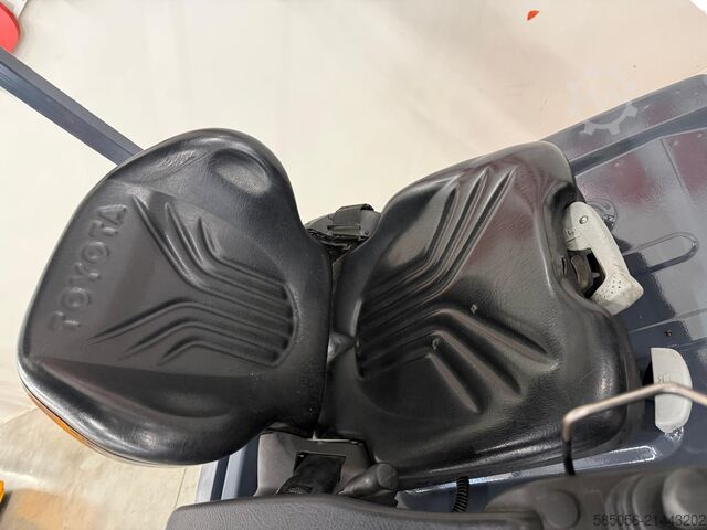 Forklift Toyota 11057 - 8FBE16T