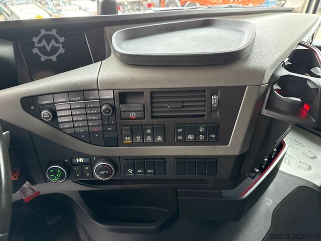 Holztransporter LKW VOLVO FH 510 8x4 Holztransporter Kran PENZ *Anhänger