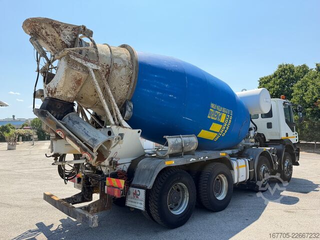 Concrete mixer truck Iveco TRAKKER 450