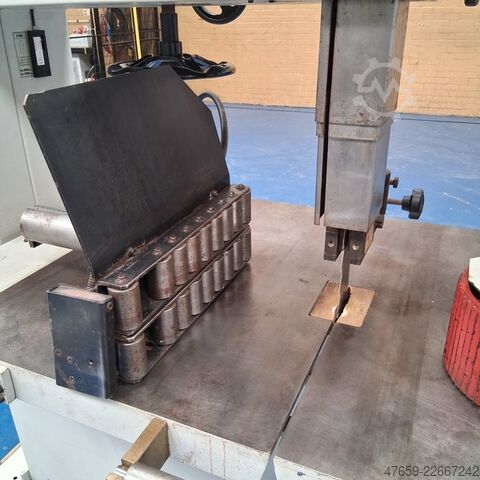 Bandsägemaschine mit RVP200 Vorschub Centauro R800