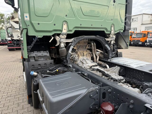 LKW-Fahrgestell MERCEDES-BENZ 2551 6x2 Fahrgestell Euro 6e