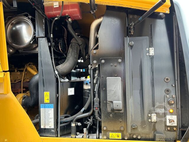 Wheel loader CATERPILLAR 930M Radlader mit Schaufel 2.090 BTH