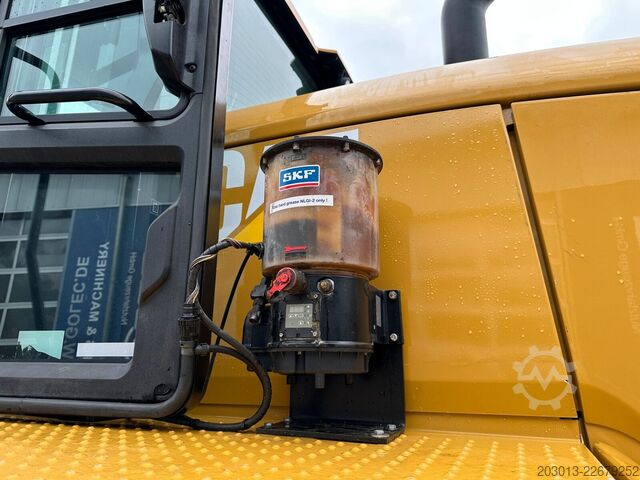 Wheel loader CATERPILLAR 930M Radlader mit Schaufel 2.090 BTH
