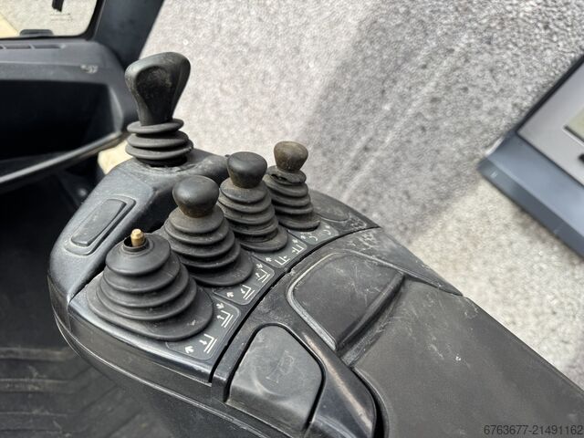 Linde H25T-02 Triplex 550 Freihub, Seitenschieber, 4. Funktion, Baujahr 2015, 9100 Betriebsstunden,  LINDE H25T-02 Triplo 550 freelift sideshift 4e functie 2015 9100uur LPG