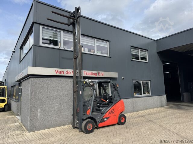 Linde H20D-02/600 Triplex 465 Freelift / Seitenschieber / 4. Funktion, Baujahr 2017, Diesel, 73.500  LINDE H20D-02/600 triplo 465 Freelift / Sideshift /  4e functie 2017 DIESEL 73500uur