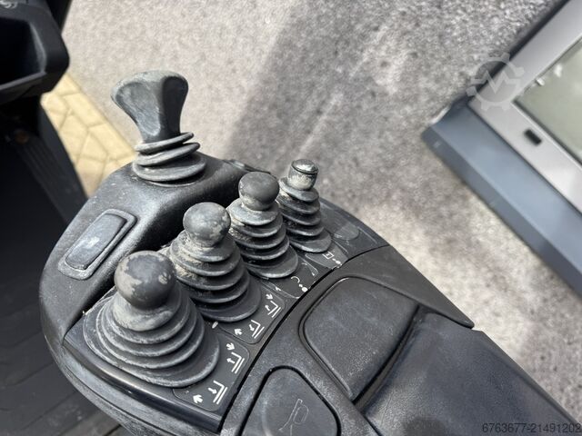 Linde H20D-02/600 Triplex 465 Freelift / Seitenschieber / 4. Funktion, Baujahr 2017, Diesel, 73.500  LINDE H20D-02/600 triplo 465 Freelift / Sideshift /  4e functie 2017 DIESEL 73500uur