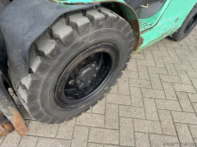 Mitsubishi FD35N duplex 300 Freelift / Sideshift / Fork positioner 2005 DIESEL 2850 hours MITSUBISHI FD35N duplo 300 Freelift / Sideshift / Vorkversteller 2005 DIESEL 2850uur