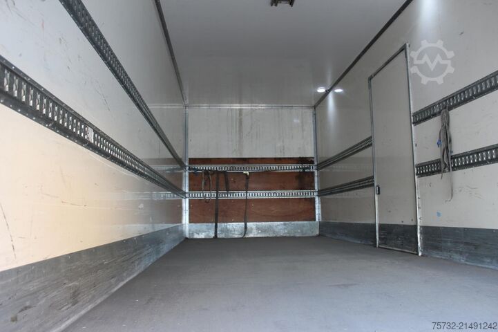 Box truck Mercedes-Benz Atego 1218 E6  Koffer   Rolltor+LBW   nur 79 Tkm!