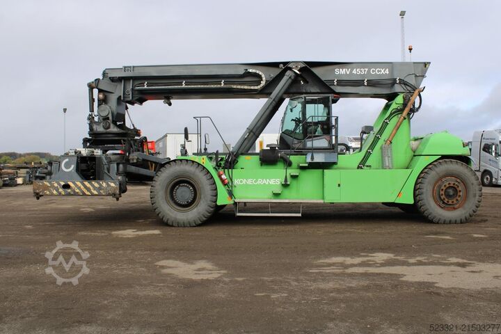 Reachstacker SMV CC4537 CCX4