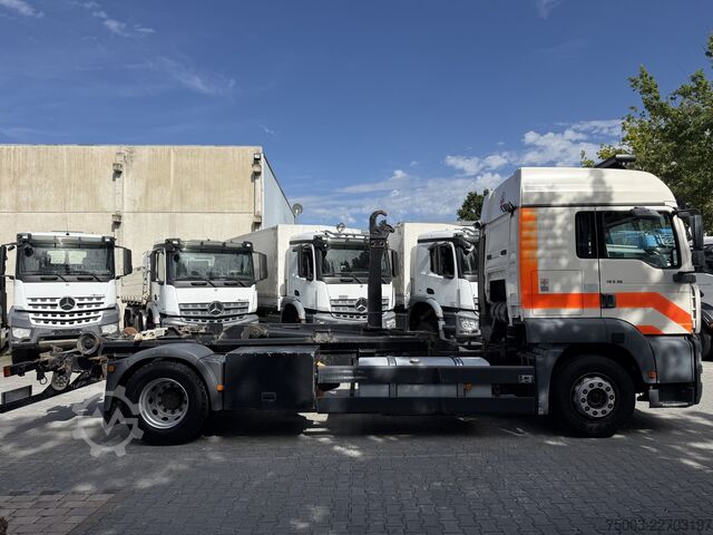 Kipper LKW MAN TGA 18.360 / Steyr 18S36 Rotes Kreuz
