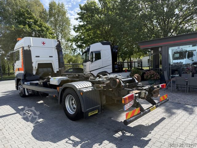 Kipper LKW MAN TGA 18.360 / Steyr 18S36 Rotes Kreuz