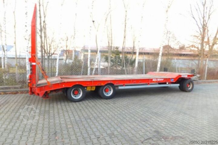 Tieflader Anhänger Müller Mitteltal T 3  3 Achs Tieflader- Anhänger